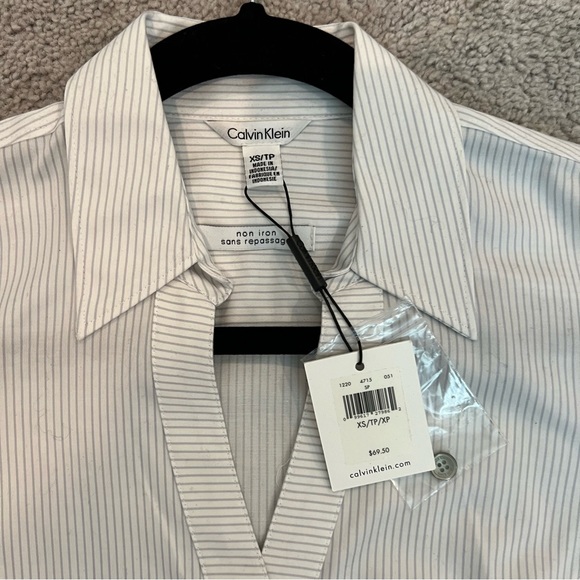 Structured button down work shirt perfect for layering! - Picture 2 of 3